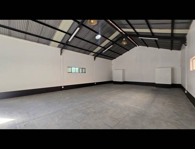 680M² WAREHOUSE TO LET IN SEBENZA
